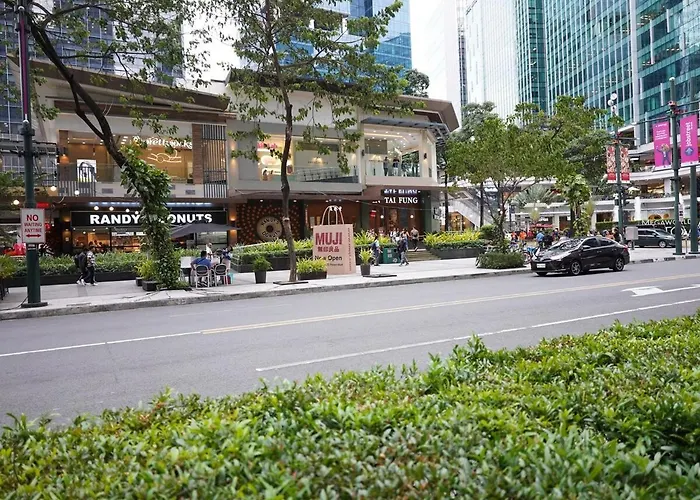 2 Bedroom Luxury With Washing Machine In Bgc Uptown Manila