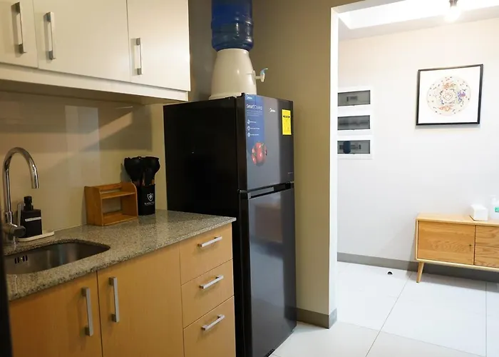 2 Bedroom Luxury With Washing Machine In Bgc Uptown * Manila
