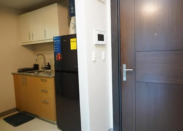 2 Bedroom Luxury With Washing Machine In Bgc Uptown