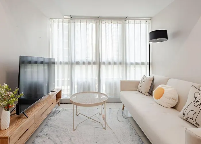 2 Bedroom Luxury With Washing Machine In Bgc Uptown