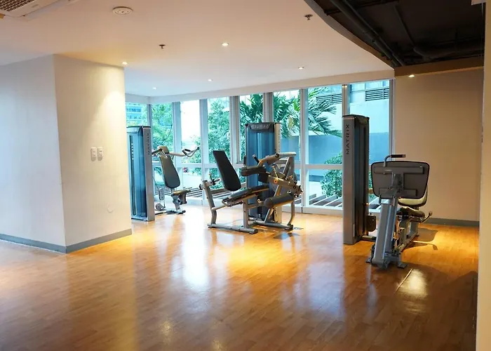 2 Bedroom Luxury With Washing Machine In Bgc Uptown * Manila