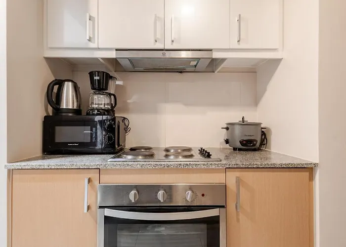 2 Bedroom Luxury With Washing Machine In Bgc Uptown Manila